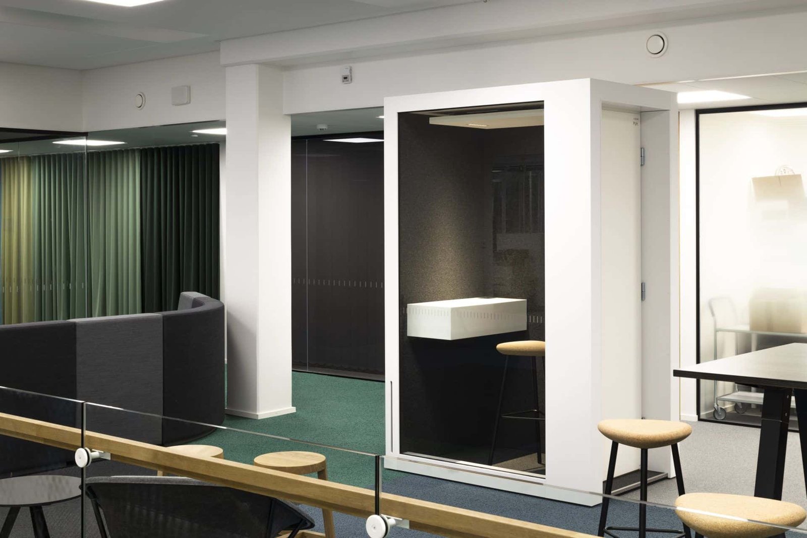 Lease acoustic office phone booth - POD PHONE - INTO the Nordic Silence