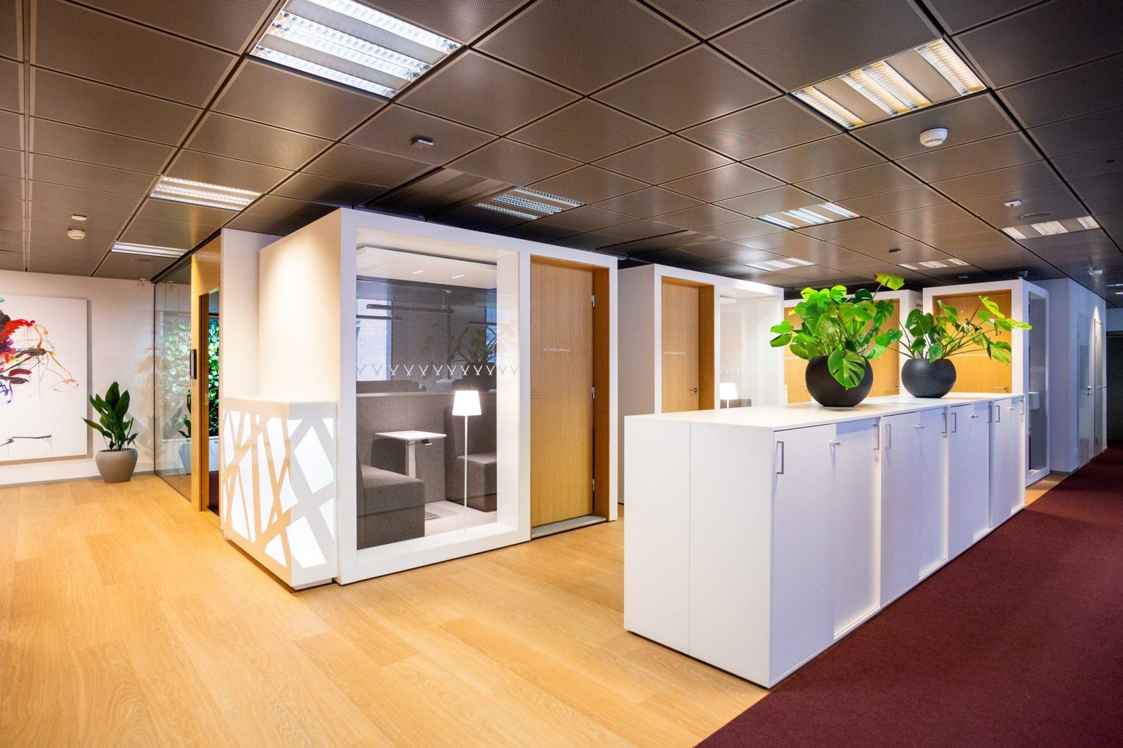 INTO_the_Nordic_Silence_V0B1998_POD_PHONE_POD2_2